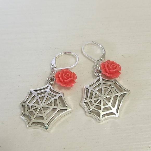 Cobweb & Rose Dangle Earrings NWT - Picture 2 of 6